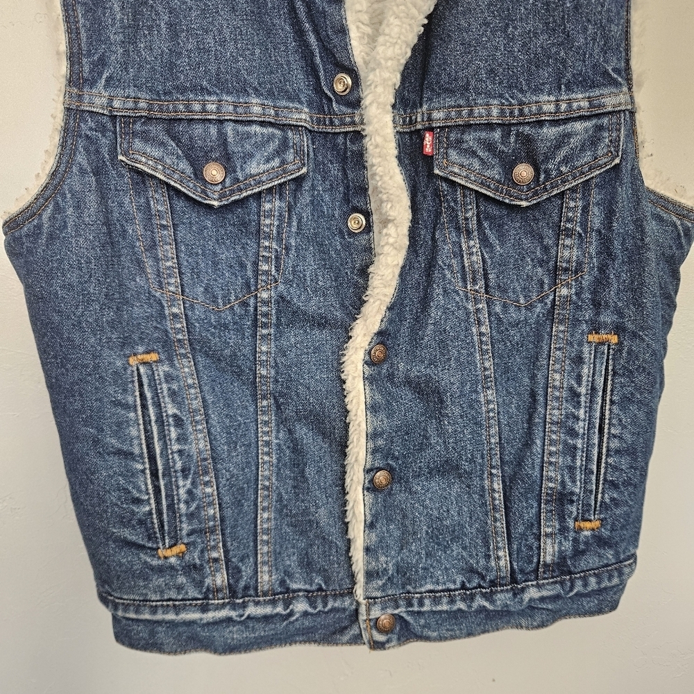 Levi's Vintage Men's Medium Sleeveless Denim Sherpa Vest Button Up Jean Fall Top - Picture 4 of 8